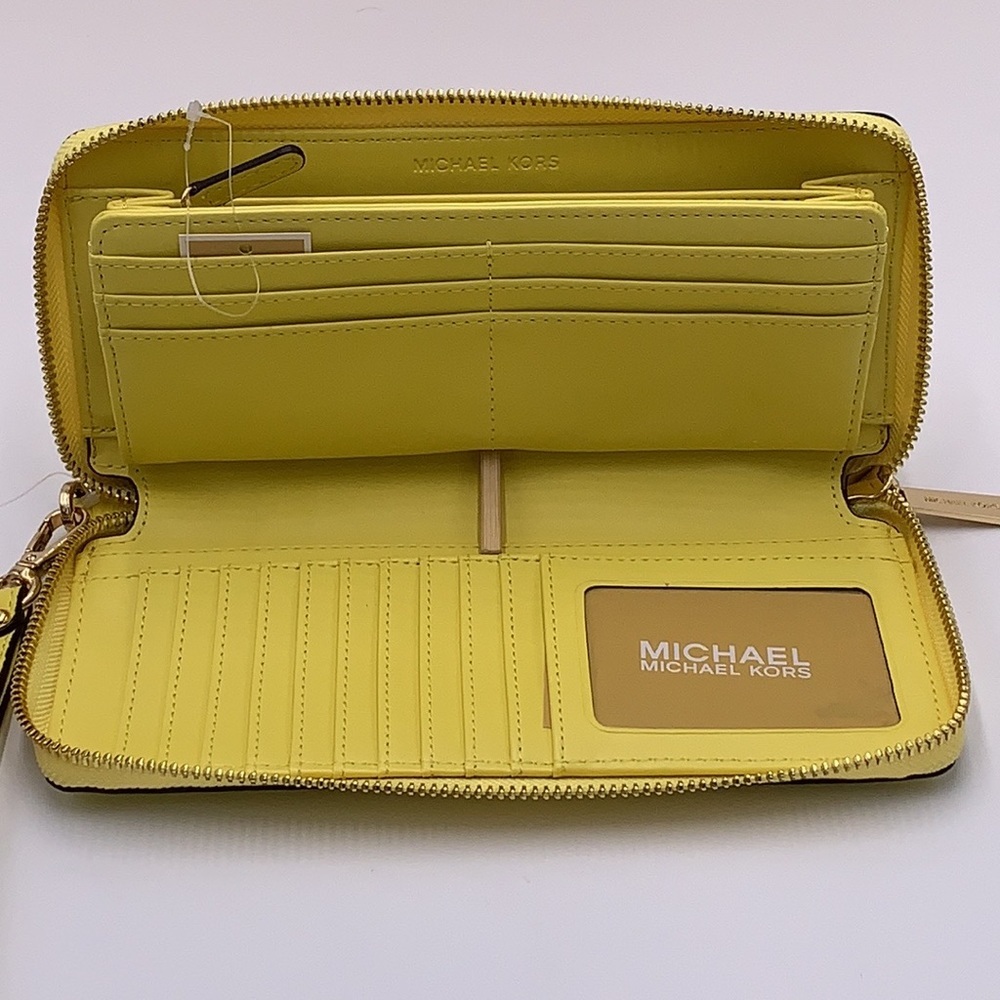 MICHAEL KORS Large Travel Continental Leather
Color: SUNSHINE - Picture 11 of 16